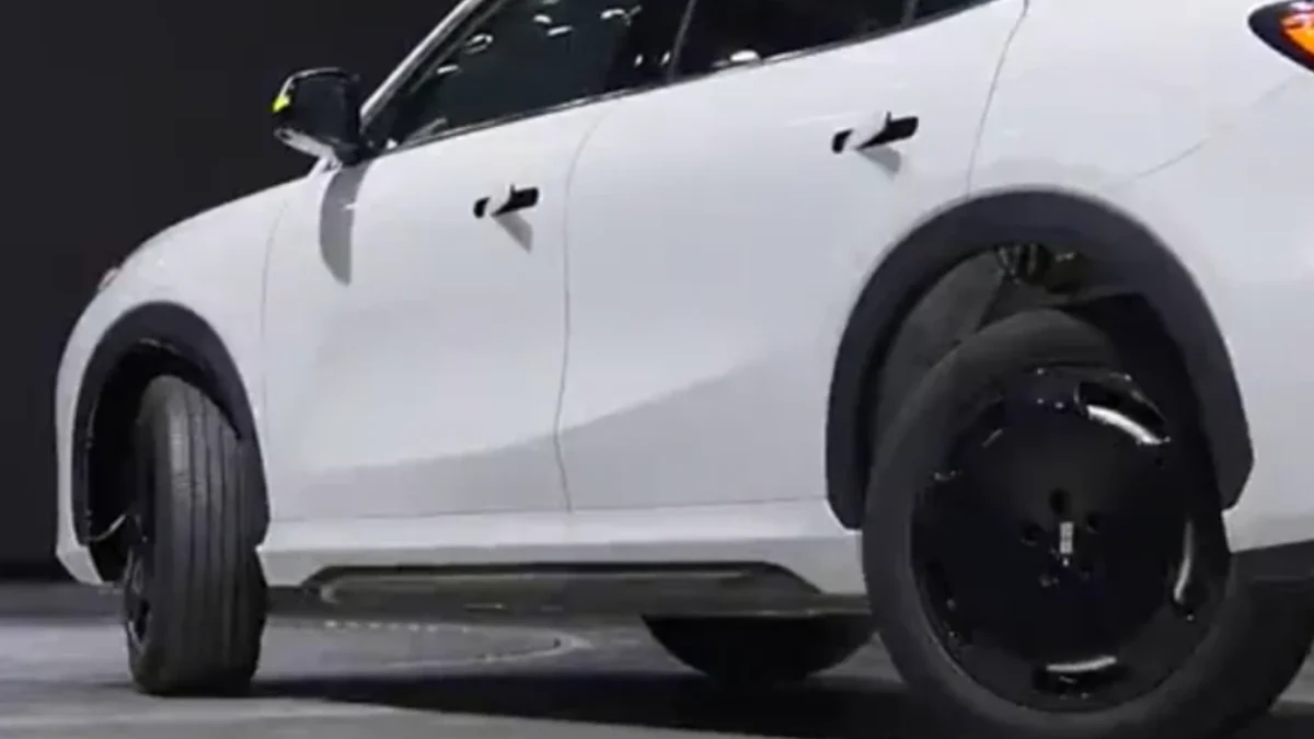 Geely EX5: Carro chinês adota 'andar de caranguejo' com rodas que giram 90º e promete revolucionar o estacionamento