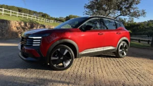 Nissan Kicks Platinum 2026: SUV tem preço 'no chão' e financiamento taxa zero com bônus de até R$ 15 mil