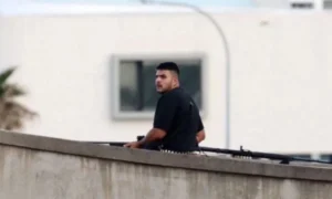 Atirador de Massacre em Sydney é Indiciado por 15 Homicídios e Terrorismo Após Ataque Antissemita a Celebração Judaica