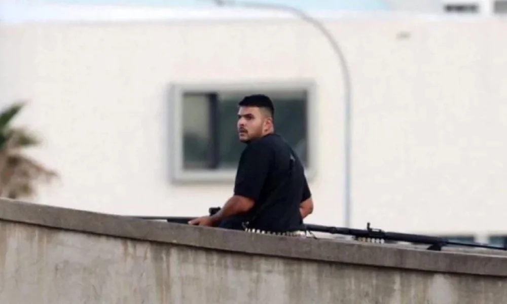 Atirador de Massacre em Sydney é Indiciado por 15 Homicídios e Terrorismo Após Ataque Antissemita a Celebração Judaica