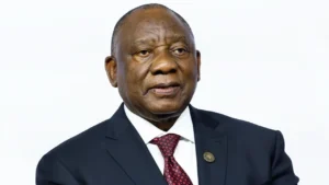 África do Sul Realiza Operação em Centro de Refugiados Brancos Ligado a Trump em Joanesburgo