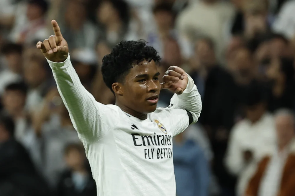 Endrick no Lyon: Jovem Promessa Chega em 1º de Janeiro para Assumir a Camisa 9 e Acionar Gatilhos Milionários para o Palmeiras Após Empréstimo do Real Madrid