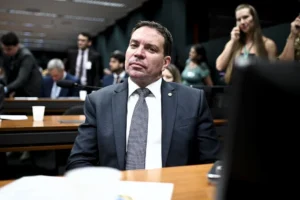 Ramagem Pede à Câmara Ignorar STF, Manter Mandato e Voto Remoto em Meio a Acusações de Perseguição Política