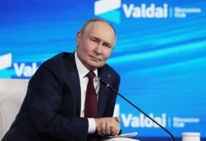 Putin chama aliados da Ucrânia de 'porquinhos europeus' e ameaça avançar militarmente
