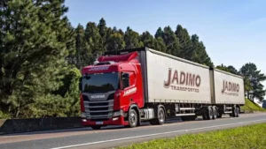 Jadimo Transportes abre vagas para Motorista Carreteiro em Curitiba com benefícios atrativos