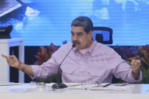 Venezuela Recebe Apoio do Irã Contra o Que Maduro Chama de 'Pirataria' dos EUA no Caribe
