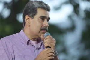 Maduro acusa EUA de "pirataria de corsários" após apreensão de petroleiros no Caribe