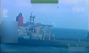 EUA intensificam bloqueio de navios petroleiros na costa da Venezuela em estratégia para sufocar economia de Maduro
