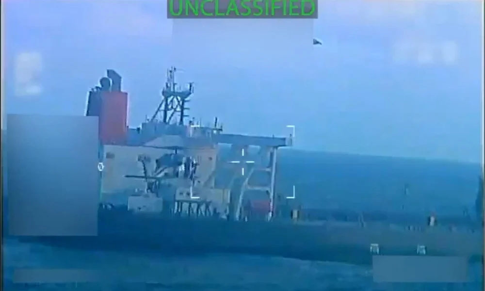 EUA intensificam bloqueio de navios petroleiros na costa da Venezuela em estratégia para sufocar economia de Maduro