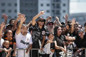 Corinthians Transforma São Paulo em Festa Gigante com Trio Elétrico e Provocações Pós Copa do Brasil; Veja Retorno e Estreia de