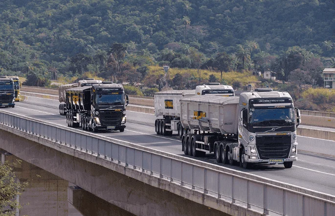 D'Granel Transportes Abre Vagas Urgentes para Motorista Carreteiro em Goiás, São Paulo e Minas Gerais: Saiba Como se Candidatar e Benefícios