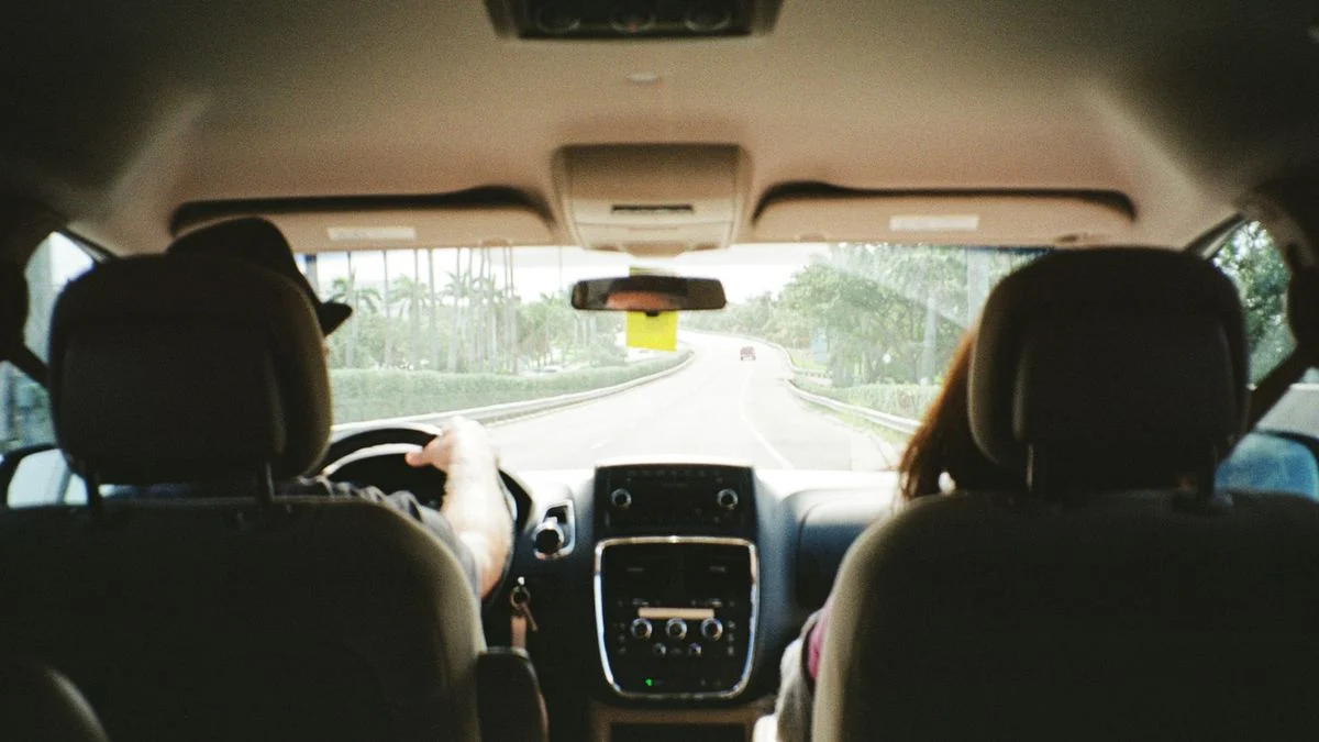 Amigo Secreto Automotivo: 5 Presentes de Natal Essenciais para Surpreender Quem Ama Carros e Dirigir