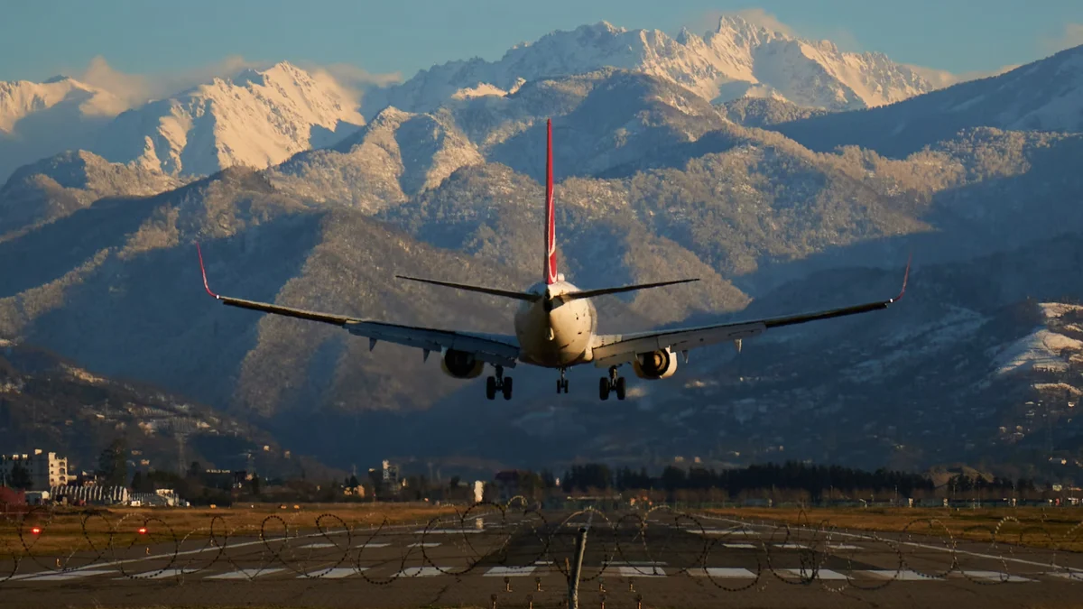 Os 5 Aeroportos Mais Extremos do Mundo: Pistas Desafiadoras Onde Apenas Pilotos Habilidosos Conseguem Pousar