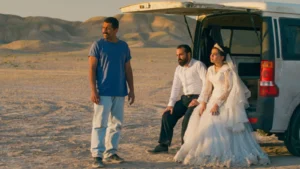 Filme de Jafar Panahi Desafia Ditaduras com Humor Surreal e Reflexão Profunda