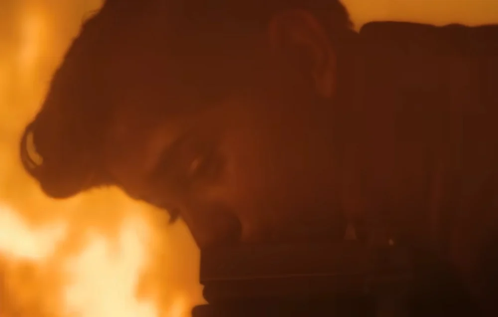 Cena de Sacrifício em 'Bem Vindo a Derry' Comove Fãs e Gera Comparações com a Morte de Jack em 'Titanic'